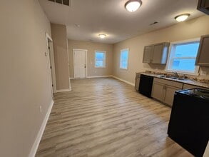 2118 W Phelps St in Springfield, MO - Building Photo - Building Photo