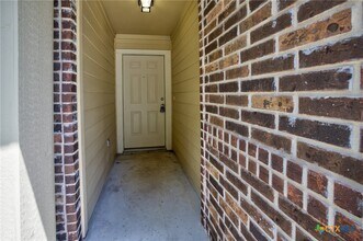775 Spectrum Dr in New Braunfels, TX - Building Photo - Building Photo