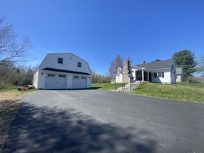 60 Sheldon St, Unit 1 in Farmingdale, ME - Building Photo - Building Photo