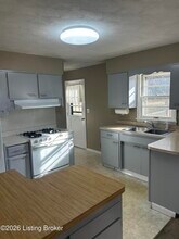 4203 Breckenridge Ln in Louisville, KY - Building Photo - Building Photo