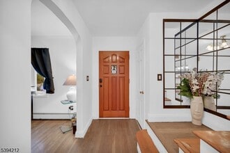 328 Minute Arms Rd in Union, NJ - Building Photo - Building Photo