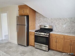 51 Wallace Row in Wallingford, CT - Building Photo - Building Photo