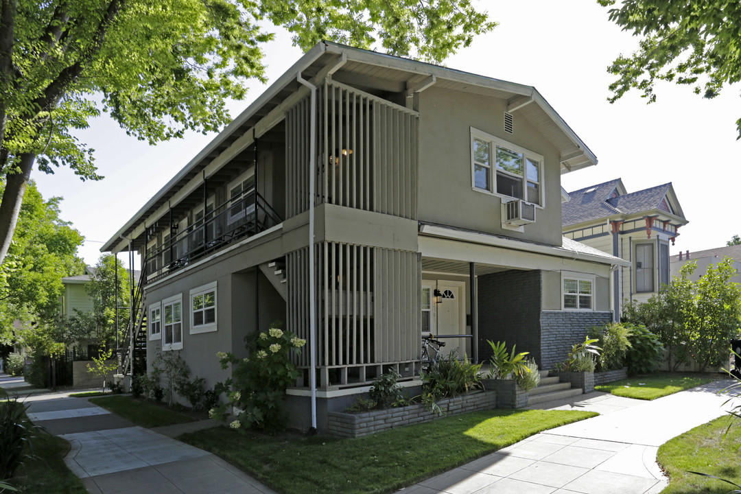 2501 P St in Sacramento, CA - Building Photo