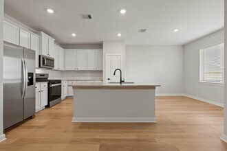 3106 Banyan Dr in Santa Fe, TX - Building Photo - Building Photo