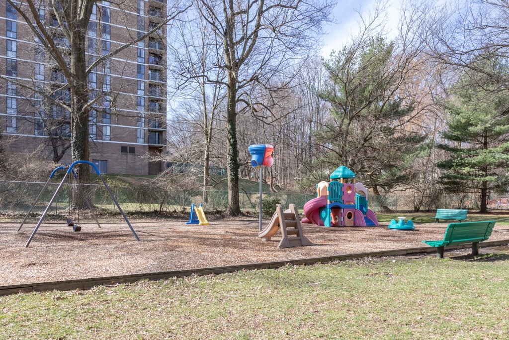 Idylwood Village West Apartments in Falls Church, VA