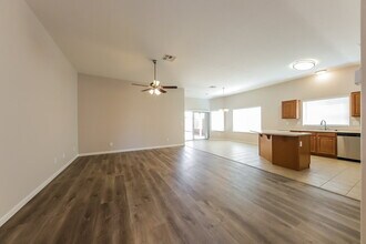 2128 E Danbury Rd in Phoenix, AZ - Building Photo - Building Photo