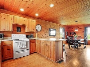 179 County Road 383 in Dora, MO - Foto de edificio - Building Photo