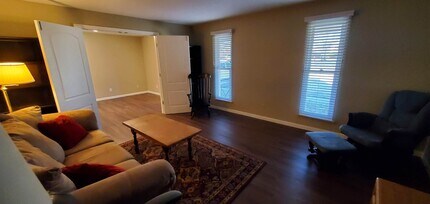 2032 Meadowside Ln in Dayton, OH - Building Photo - Building Photo