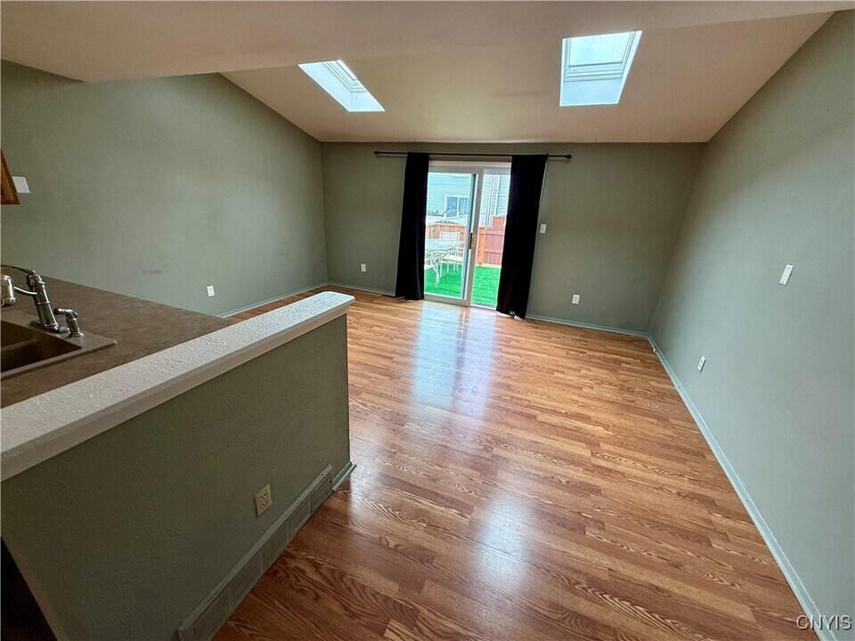 5452 Borgase Ln in Clay, NY - Building Photo