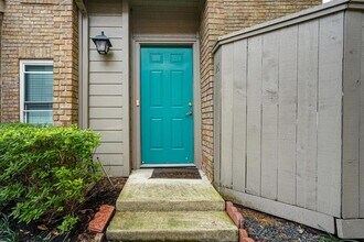 2601 Augusta Dr in Houston, TX - Foto de edificio - Building Photo