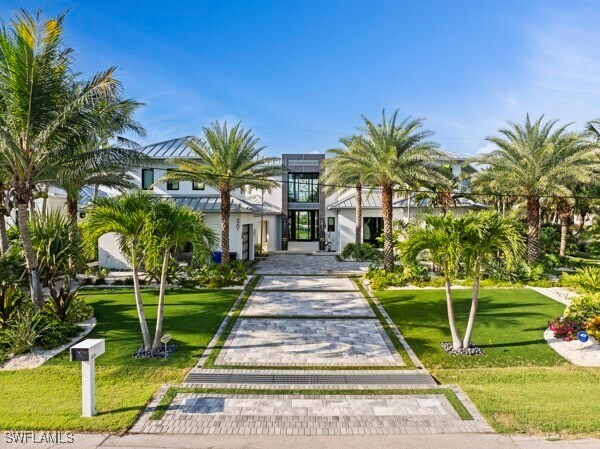 property at 2201 Shad Ct