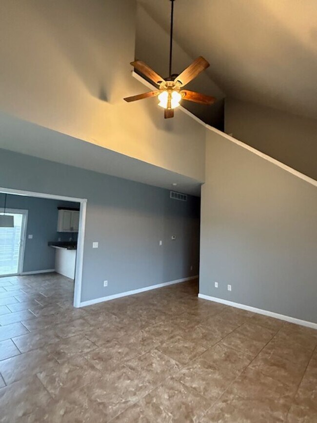 404 Dalhlia Dr in Chatham, IL - Building Photo - Building Photo