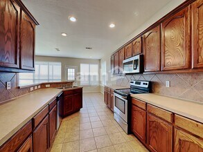 58 N Highland Dr in Sanger, TX - Building Photo - Building Photo