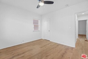1411 Maple St in Santa Monica, CA - Building Photo