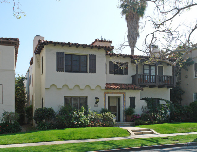 9948 Robbins Dr in Beverly Hills, CA - Building Photo - Building Photo