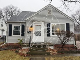 4114 S Detroit Ave in Toledo, OH - Building Photo