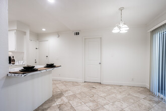 Amberwood Apartments in Buena Park, CA - Building Photo - Interior Photo