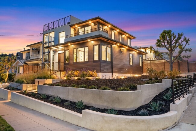 property at 5610 Bellevue Ave