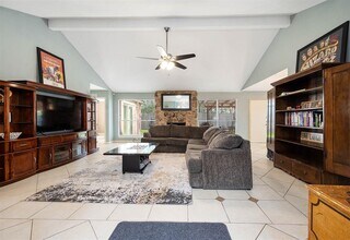 22206 Meadowrock Dr in Spring, TX - Building Photo - Building Photo