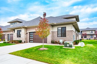 7488 Gramercy Cir in West Bloomfield Township, MI - Building Photo - Building Photo