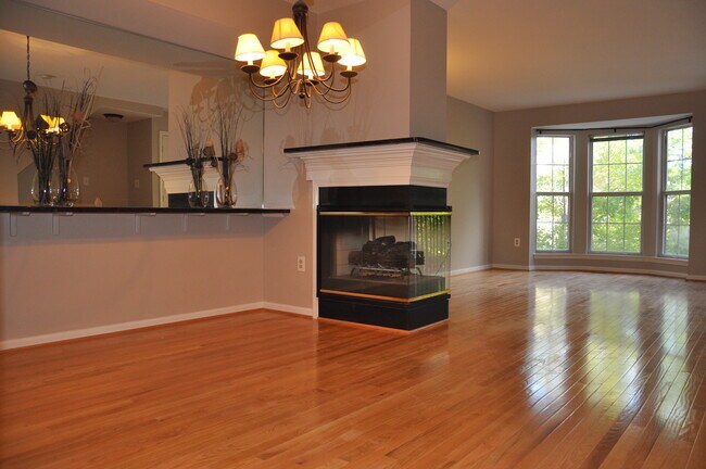 13130 Kidwell Field Rd in Herndon, VA - Building Photo - Building Photo