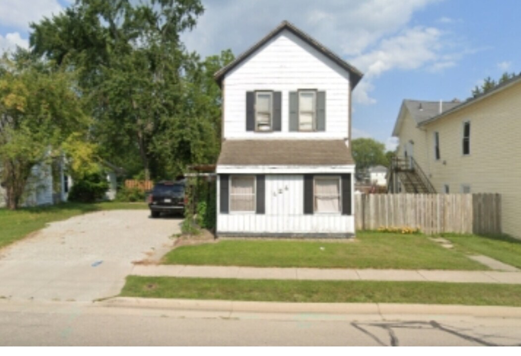 424 S Miami Ave in Bradford, OH - Building Photo
