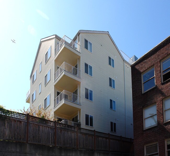 Broadway Park Apartments in Seattle, WA - Building Photo - Building Photo