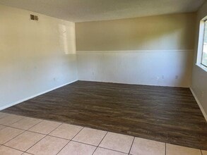 9508 Emerald Park Dr in Elk Grove, CA - Building Photo - Building Photo