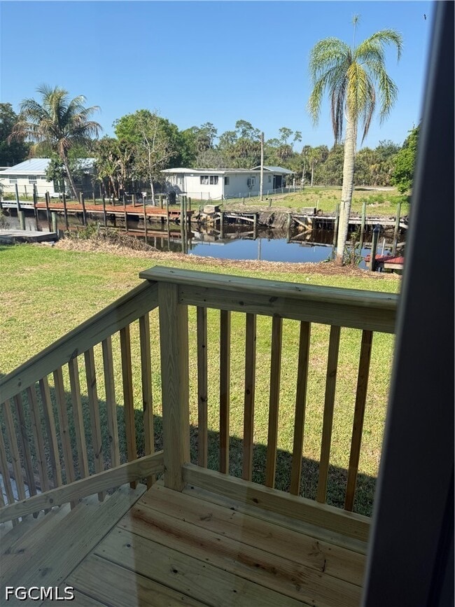 property at 2253 Queen Anne Dr