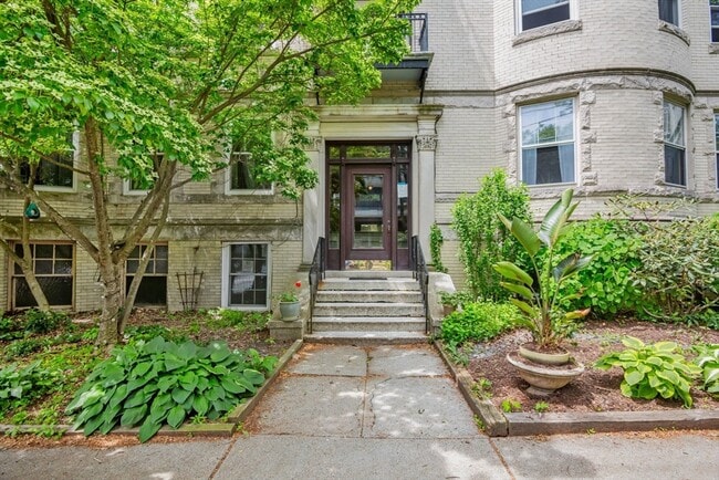 property at 48 Kilsyth Rd