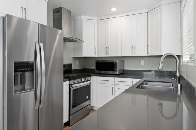 130 Avenida Algodon, Unit B