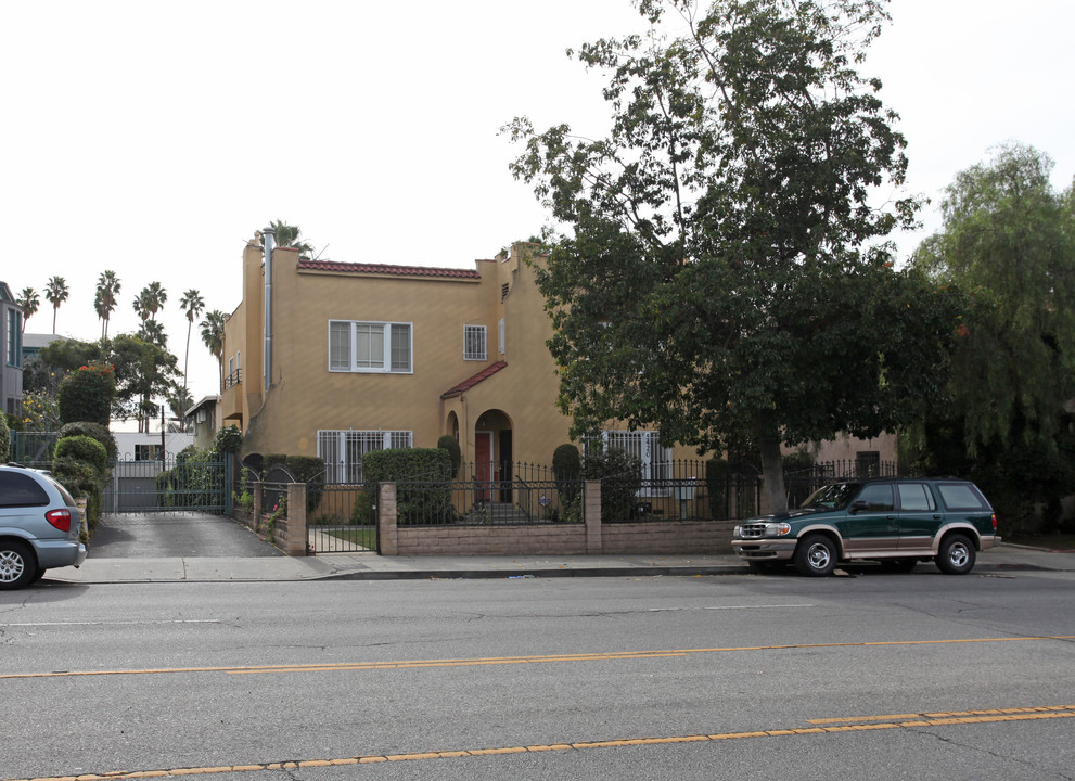 5428 Franklin Ave in Los Angeles, CA - Foto de edificio