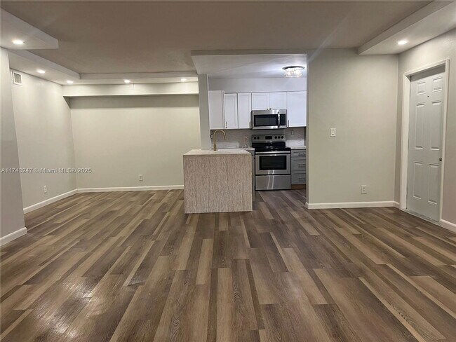 property at 3001 N Oakland Forest Dr