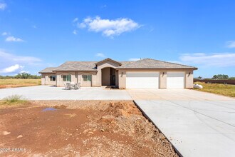 8373 E Sunwing Ridge Dr in Hereford, AZ - Building Photo - Building Photo
