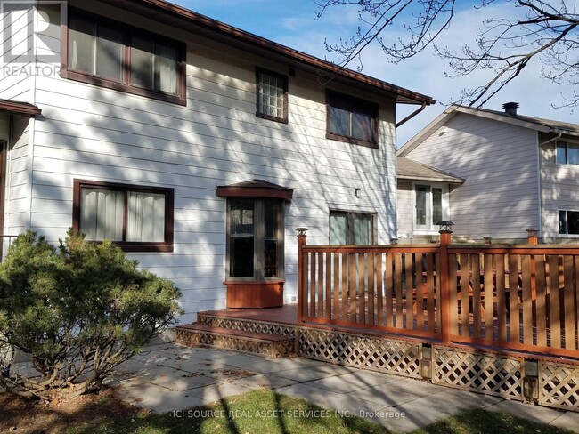 130 Withrow Ave in Ottawa, ON - Building Photo - Building Photo