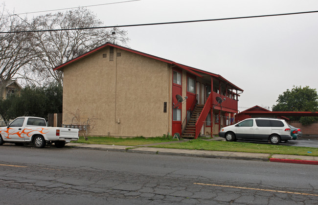 830 F St in Turlock, CA - Building Photo - Building Photo