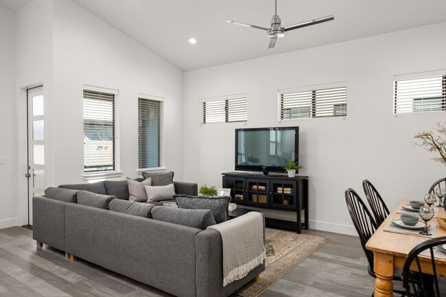 1887 Notre Dame Blvd in Chico, CA - Building Photo - Building Photo