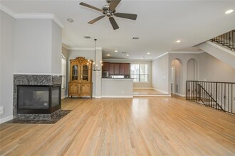 5510 Blossom St in Houston, TX - Building Photo - Building Photo