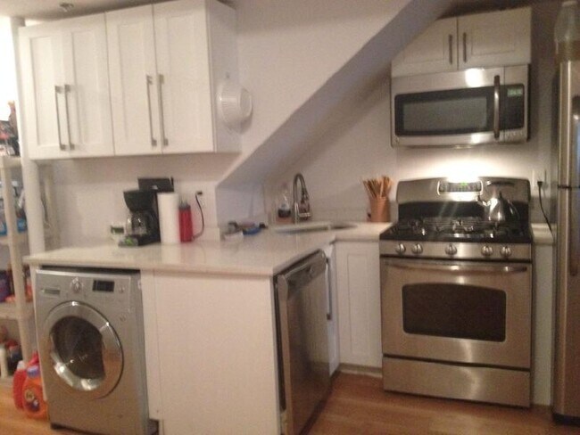 243 Northampton St, Unit 3 in Boston, MA - Foto de edificio - Building Photo