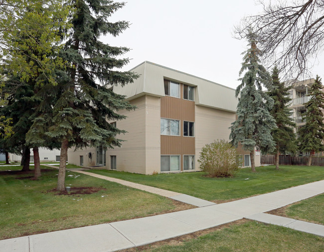 Lavonia Manor in Edmonton, AB - Building Photo - Building Photo