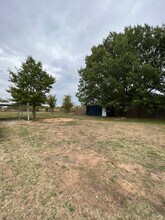 2526 Co Rd 4790 in Boyd, TX - Foto de edificio - Building Photo