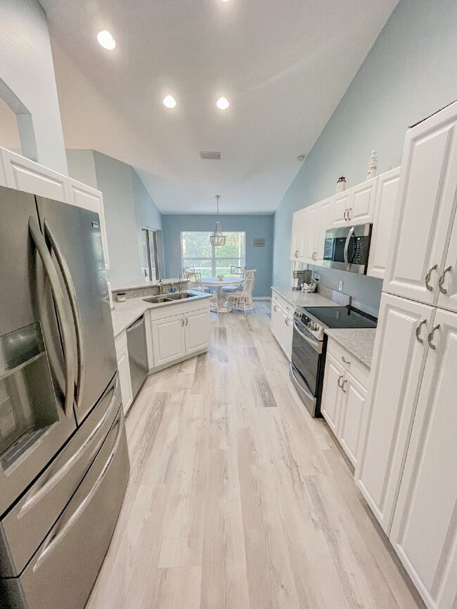 2137 Date Palm Way in Venice, FL - Foto de edificio - Building Photo