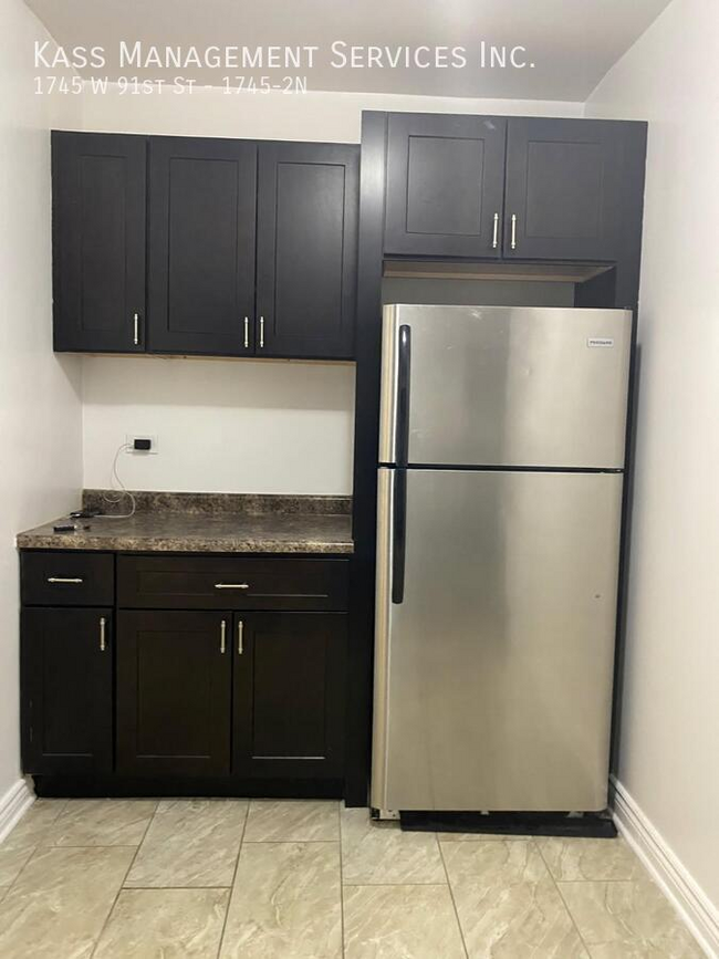 1745 W 91st St, Unit 3N