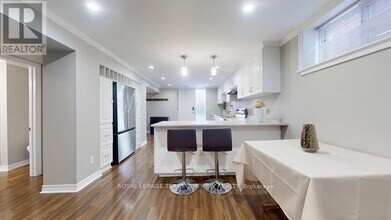 219 Beechgrove Dr in Toronto, ON - Building Photo - Building Photo