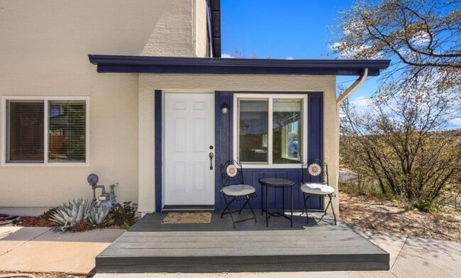 704 Hermosa Rd, Unit B