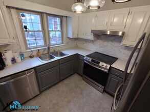 126 Milford Ct in Cary, NC - Building Photo - Building Photo