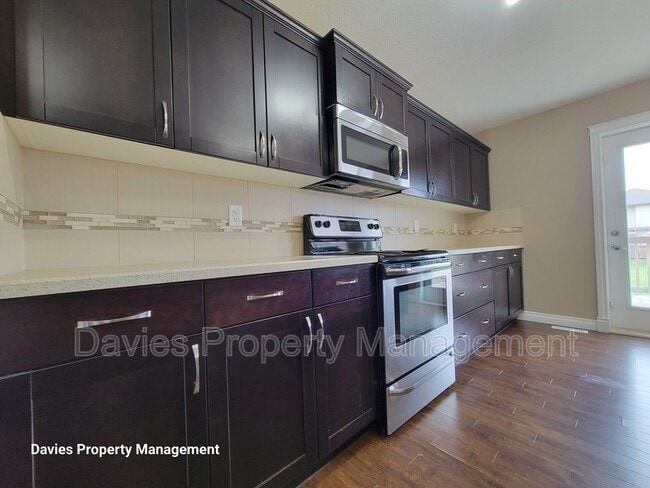 6035-6034 4 Ave SW in Edmonton, AB - Building Photo - Building Photo
