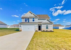 1205 Fendt Dr in Locust Grove, GA - Building Photo