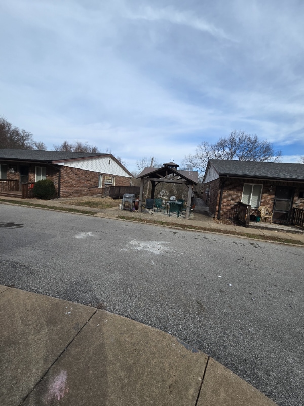 507 S Carr St in Galena, MO - Foto de edificio - Building Photo