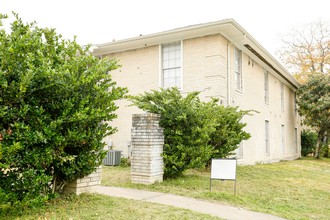 Tropicana Apartments in Houston, TX - Building Photo - Building Photo